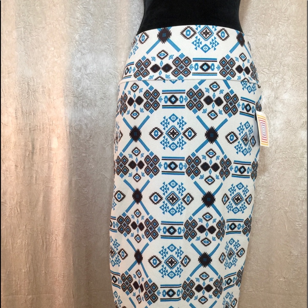 💙NWT! LulaRoe tribal print stretchy straight skirt